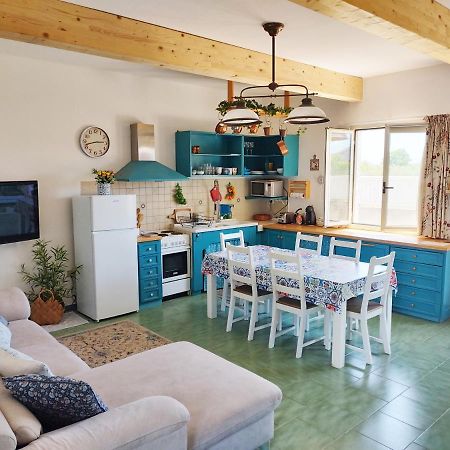 Casa Di Nelia Villa Baratili San Pietro Luaran gambar