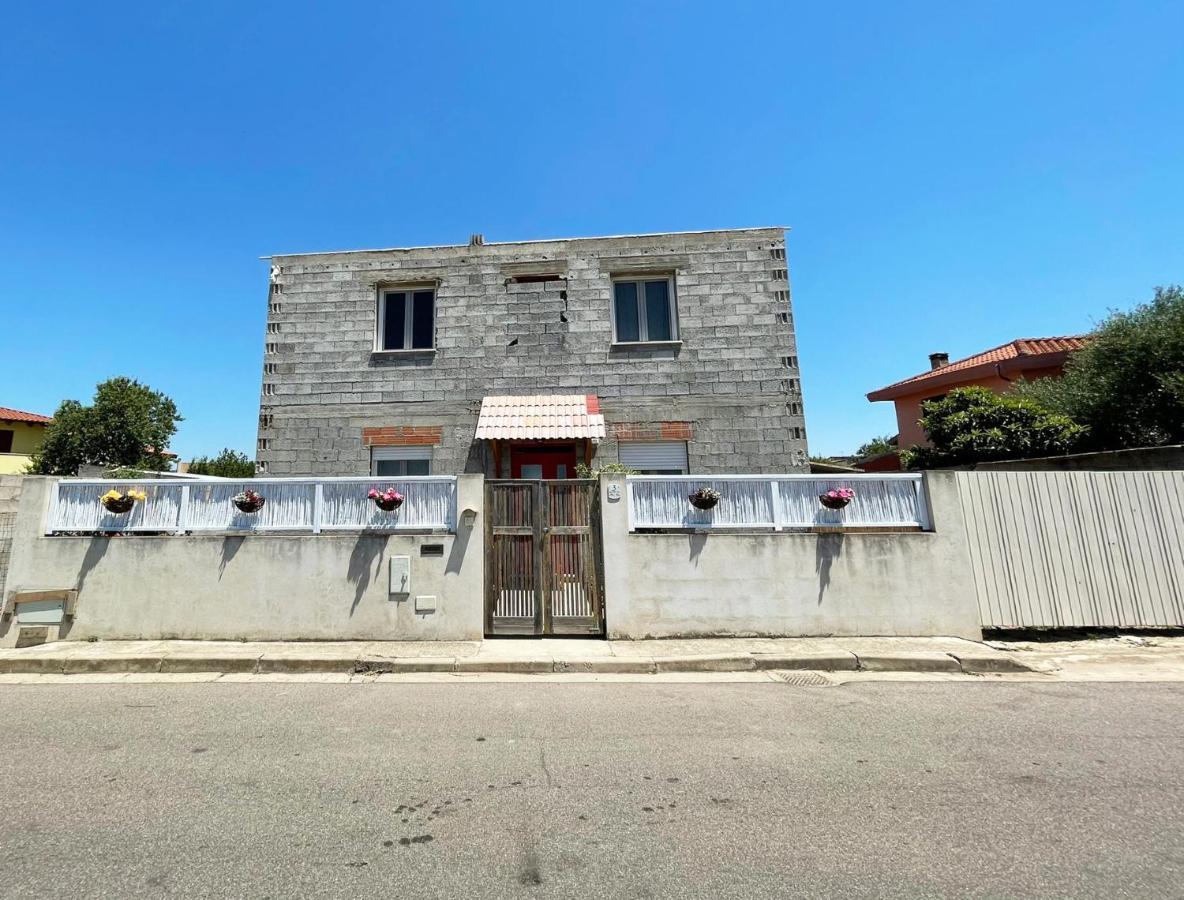 Casa Di Nelia Villa Baratili San Pietro Luaran gambar